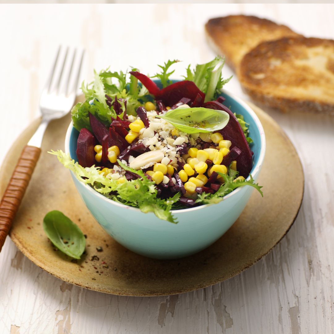 Salade de maïs, betterave et muesli Salade de maïs, betterave et muesli