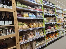 135-biocoop-chambery-casabio-magasin-alimentation-bio-aperitif-cave-vin-jus-fruit-boisson-sans-alcool.webp