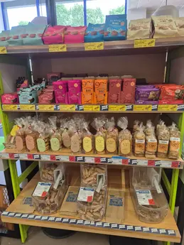 135-biocoop-chambery-casabio-magasin-alimentation-bio-biscuit-encas-petit-dejeuner-gouter.webp