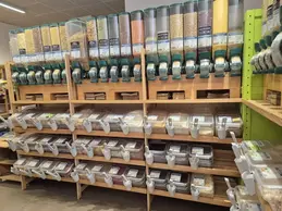 135-biocoop-chambery-casabio-magasin-alimentation-bio-vrac-biscuit-encas-farine-cereale-fruit-sec.webp